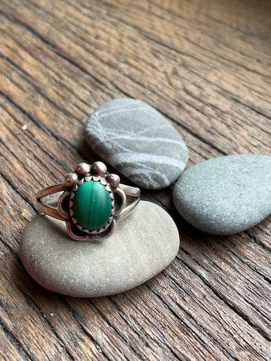 Vintage Jewelry - Vintage malachite Native ring